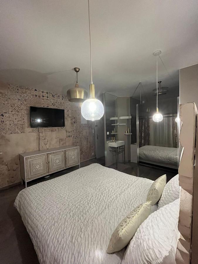 Love Room Mille Et Une Nuits Нарбон Екстериор снимка